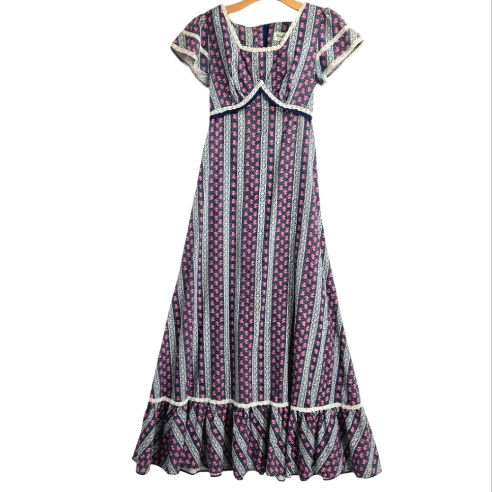 Nancy B Maxi Dress Vintage‎ 70's Navy Floral with Lace Trim